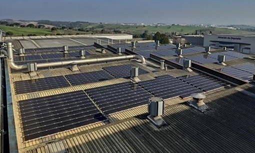 Rieusset instal·la més de 3.000 panells solars a la seva planta